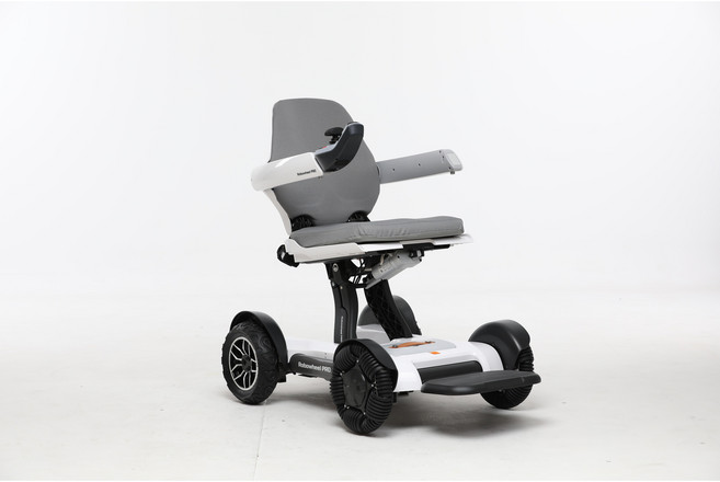아톰케어몰 로보휠 프로 옴니휠 삼성SDI 배터리 자동 접이식 로봇 전동휠 체어 노인스쿠터 39kg, 1개, 오른손컨트롤러