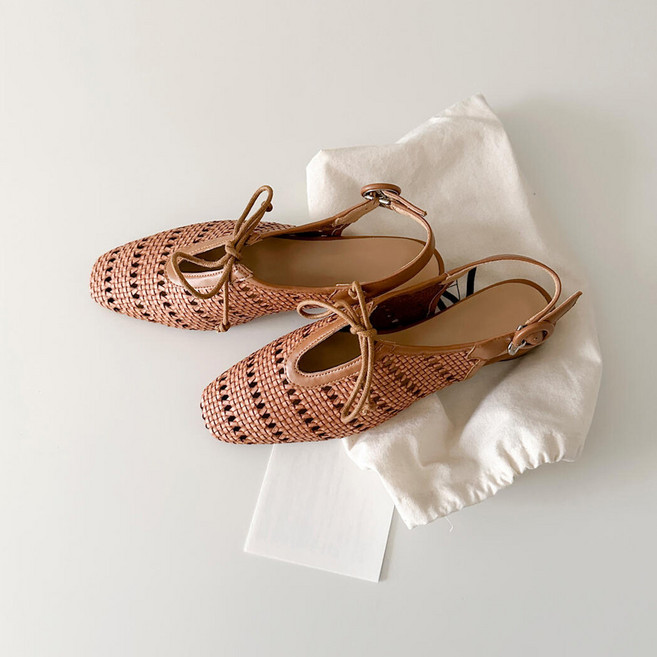 羊皮編織鏤空羅馬涼鞋，粗跟蝴蝶結一字扣帶設計, 棕,35