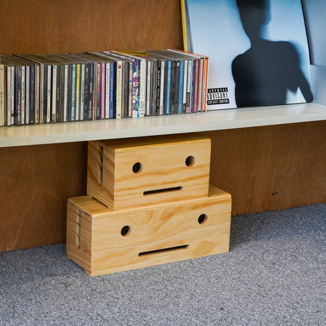 모두이룸 미소 원목 멀티탭보관함 전선정리도 예쁘게, 1개, 소나무