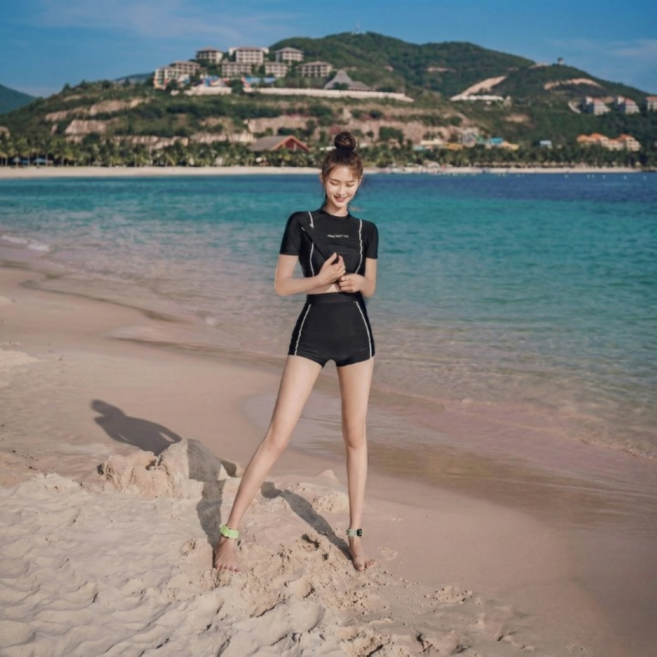 심장을 바쳐라! 파도풀 조사병단 전용 진격의 래쉬가드, 블랙