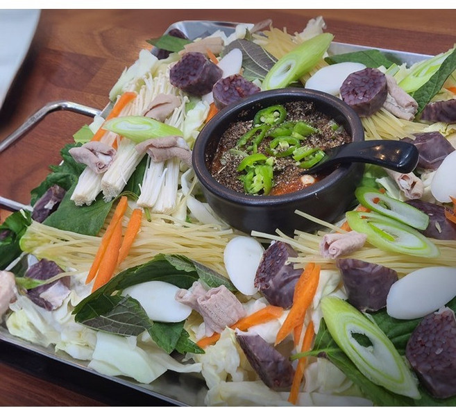 신규런칭 초대박할인/ 순대촌백순대 백순대볶음 밀키트 2인/4인 캠핑 백순대 야채곱창 순대볶음, 1.2kg, 1세트