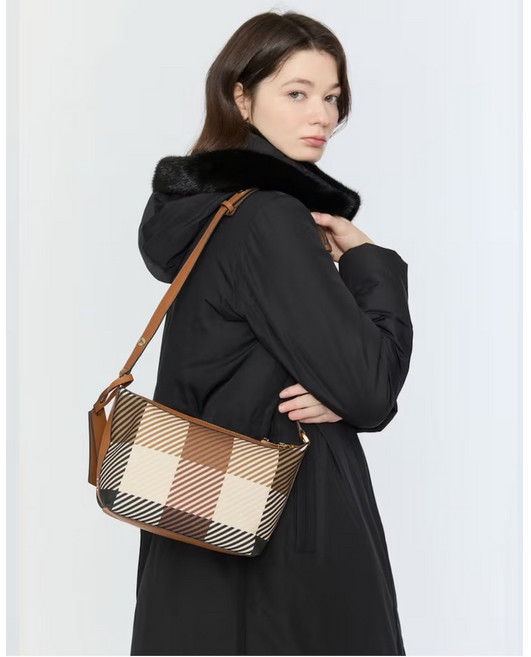 닥스 블랙 DD로고 소가죽 숄더겸크로스백 WCBA2F290W2