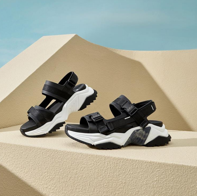 [S]스케쳐스 여성용 Skechers 여름MN 키높이 쿠션웨지샌들 스트랩 비치샌들(사은품증정)