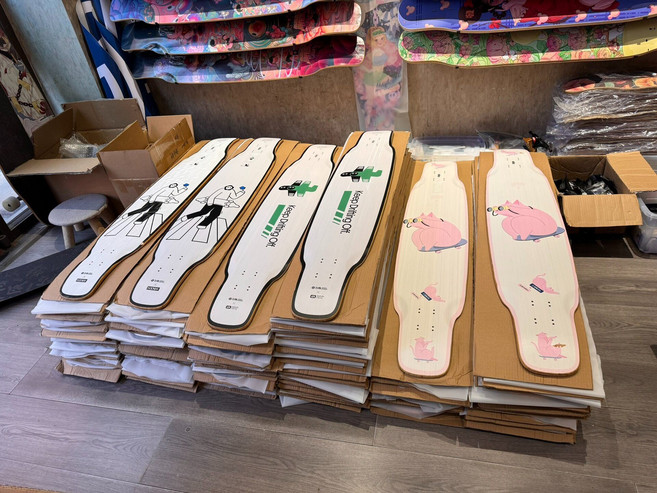 花心男孩 走神飛機 長板滑板, 如圖所示, 1個