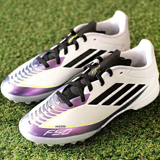 아디다스 정품 주니어 메시 축구화 축구를 좋아하는 아이가 먼저 고르는 디자인 자신감을 주는 풋살화