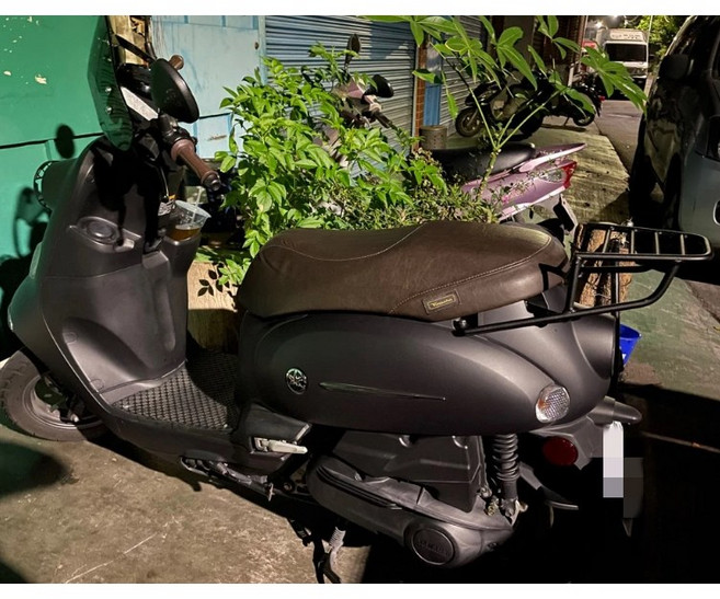 YAMAHA Vinoora 125 機車後箱架, 1個