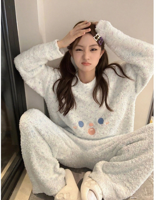 스타일닥터 여성 기모 잠옷 귀여운 자수패턴 따뜻함 홈웨어