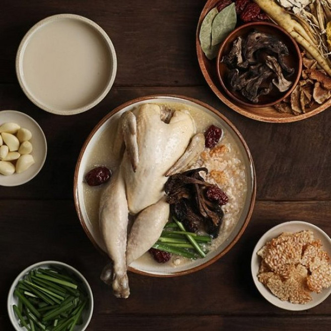 [마음식당] 능이품은 한우사골 누룽지 삼계탕 1.1kg x 2팩, 2개