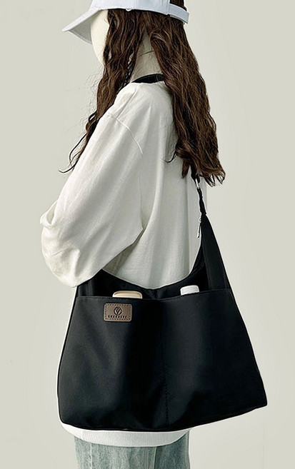 미쓰백 투포켓 텀블러 2컬러 호보 숄더백 데일리 쇼퍼백 나일론 크로스백 경량 보부상 운동 가방