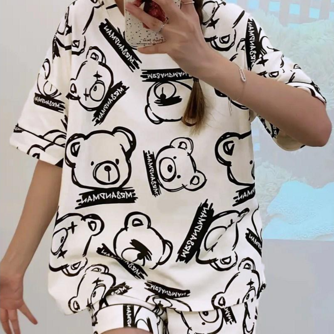 여성 라운드넥 토끼캐릭터 프린트 반팔 반바지 패밀리룩 투피스 파자마 세트입니다