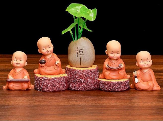 中式禪意小沙彌擺件, 樹樁底棕色琴棋書畫禪意銅錢草
