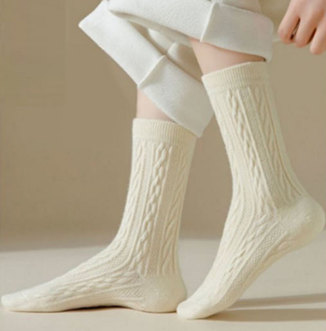 포근한 감성의 여성용 꽈배기 중목 양말 베이직한 6종 세트