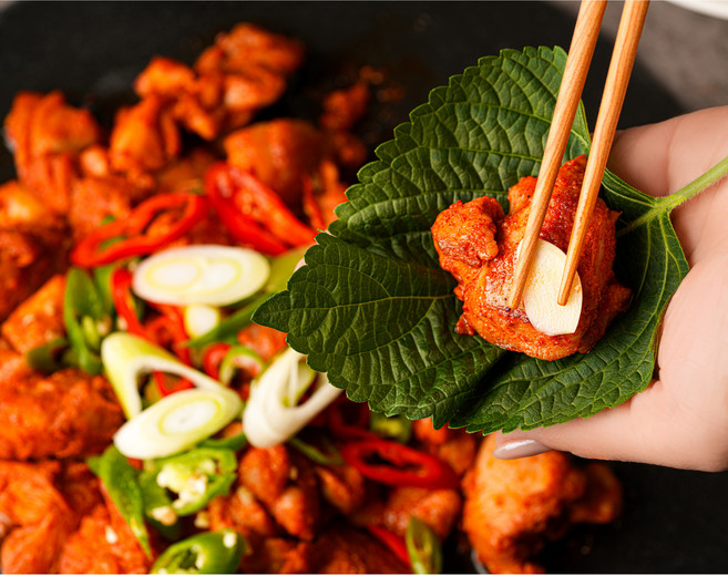 신선함이 가득 담긴 최고의 맛!! 큰집 매운맛 춘천식 닭갈비 1kg, 1개
