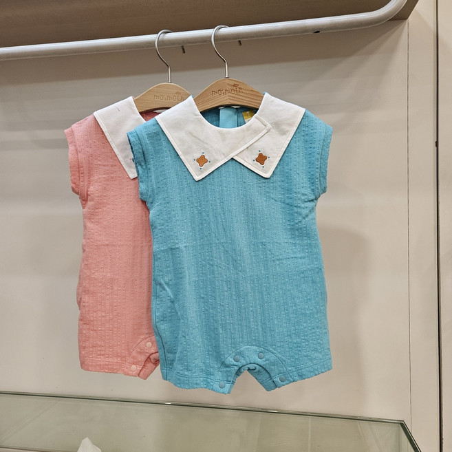 [모이몰른] 파운드 반팔 우주복# 고급스러운 무늬의 자카드 소재로 제작해 밋밋하지 않은 예쁜 반팔 우주복 카라 뒤집힘을 예방하기 위해 스티치로 카라와 몸판을 고정