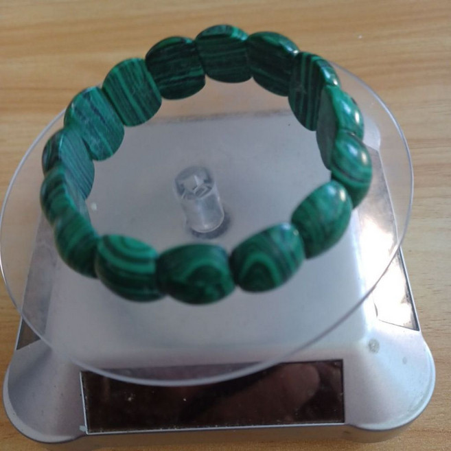 孔雀石手鍊 半月珠設計 綠色天然紋理飾品