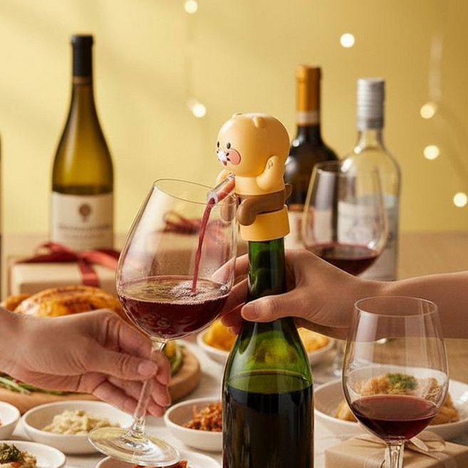 카카오프렌즈 춘식이 에어레이팅 디스펜서 소주 혼술 메이트 굿즈 자동 술 따르는 기계, 1개, 옐로우