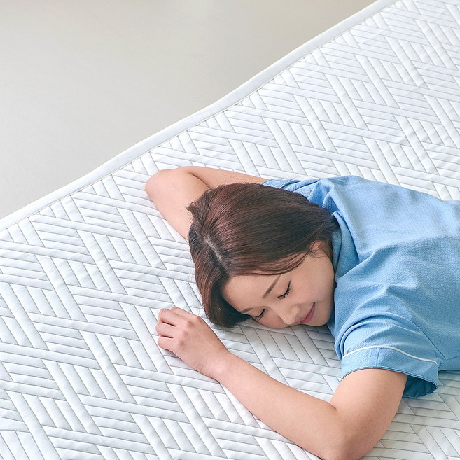 곰표쿨베어 국내생산 프리즌 여름 차가운 냉감패드 고정밴드 쿨매트, 화이트