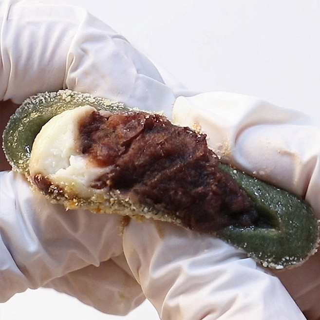 한입에 반하는 쫀득 찹쌀떡 치즈 모찌 240g / 앙버터모찌, 60g, 4개