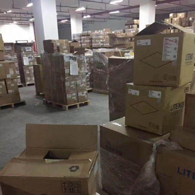 호환 기존 TW8844AT-LB1-GE LCD 컨트롤러 1080p 출력MIPI-CSI 비디오 IC, 1개