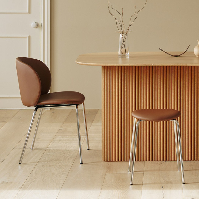 메종드꼼마 스칸딕체어 1개 카페 인테리어 등받이 가죽 식탁의자 1p, 크롬시나몬브라운