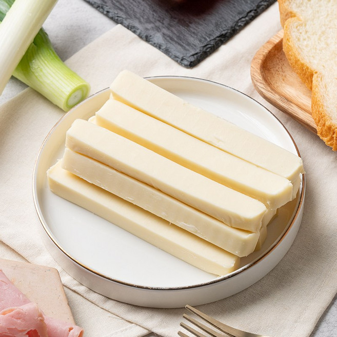 치즈결이 살아있는 찢어먹는 치즈 목장에서 갓 짠 원유로 대용량 치즈 300g 간식 캠핑 야외에서 집에서 남녀노소 누구나 좋아하는 치즈, 3개