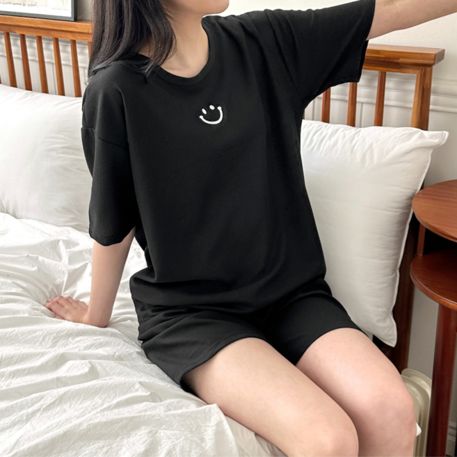 IAWI 스마일 반팔 잠옷 상하의 세트 여름 홈웨어 파자마