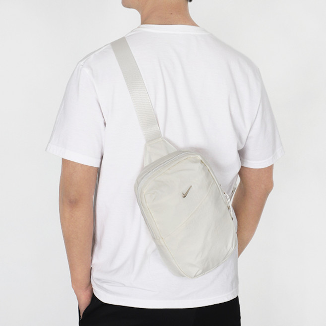 나이키 미니 크로스백 보조가방 아우라 크로스바디백 (5L)