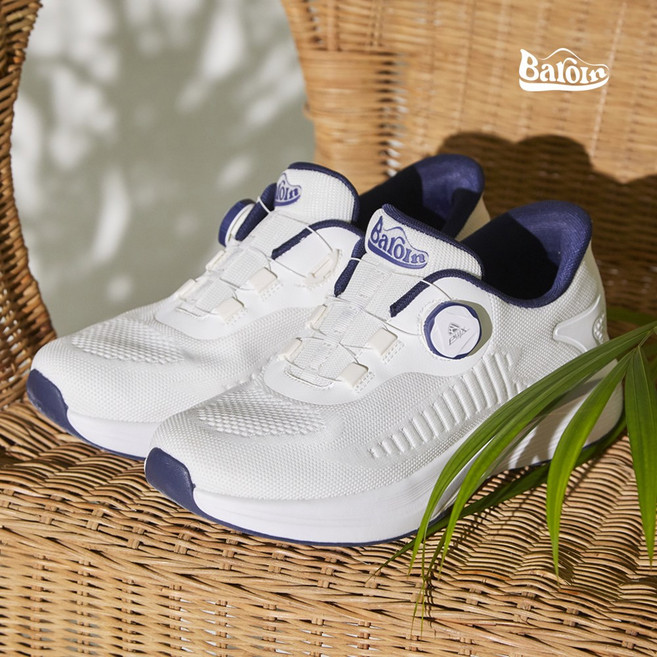 PWX OSKAR 바로인 화이트