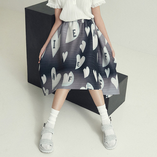 피네플리츠 레터링 스커트 (4 Color)