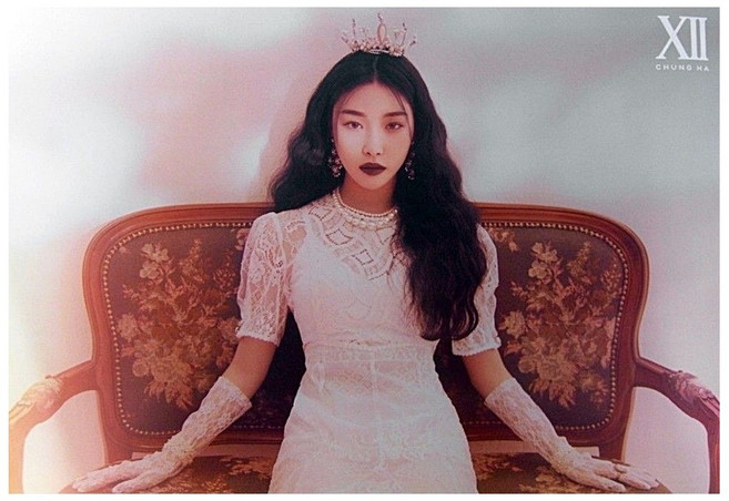 (브로마이드1종+지관통) 청하 CHUNG HA - 벌써 12시 포스터