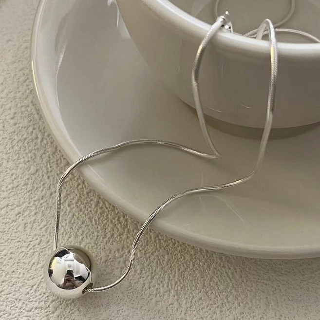 태쓰 티타늄 왕방울 목걸이