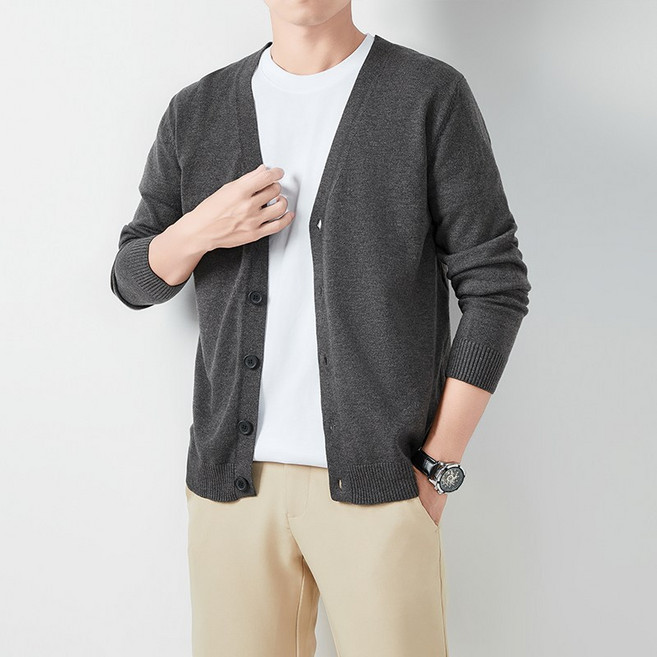 남성용 부드럽고 편안한 순색 브이넥 니트 가디건 캐주얼 데일리 봄가을룩 8007