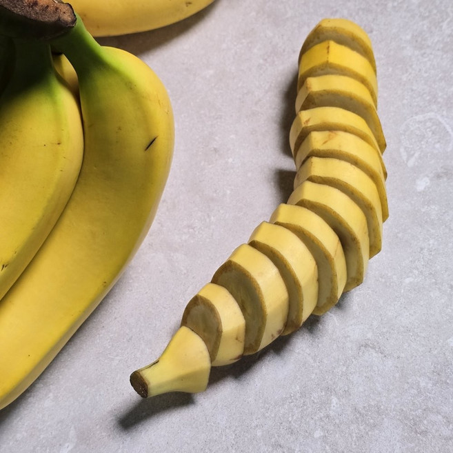 [제니네 제철과일] 커트 바나나 2.6kg 3.9kg 베트남산 산지직송, 1개, 커트바나나 3P 3.9kg 내외 1개