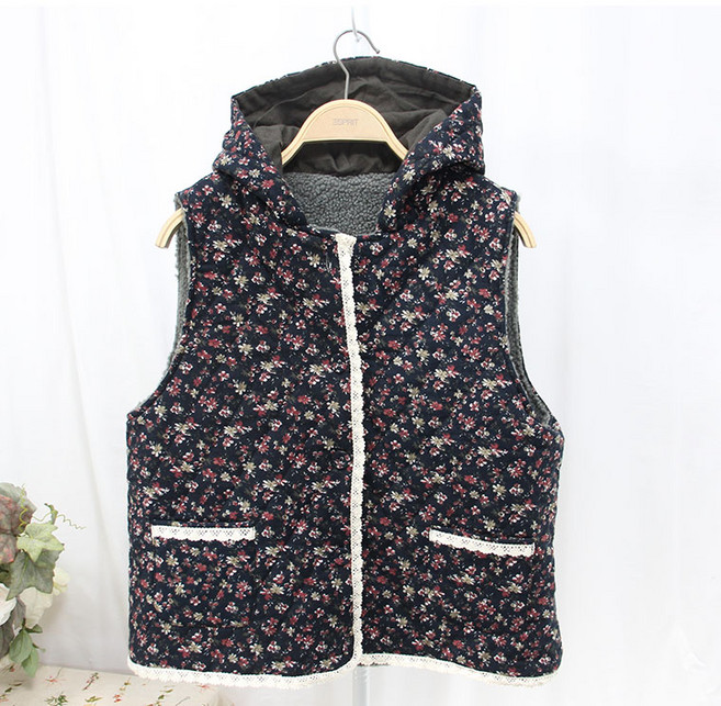 [서울양품점] 여성 플라워 레이스 후드누빔조끼 _ 간절기조끼 _ 꽃무늬조끼