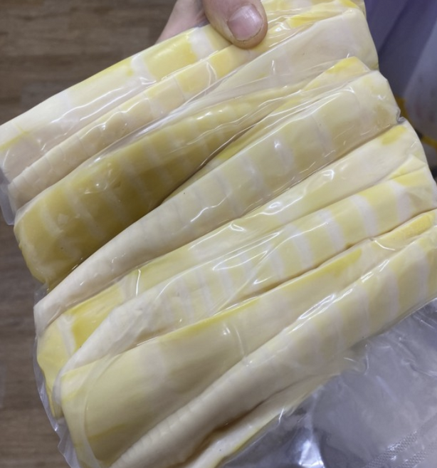 국산 죽순 담양 유기농 삶은 죽순 국내산 삶은 죽순 담양 참죽순 삶아서 진공포장한 죽순 건강음식 다이어트, 1개, 1kg