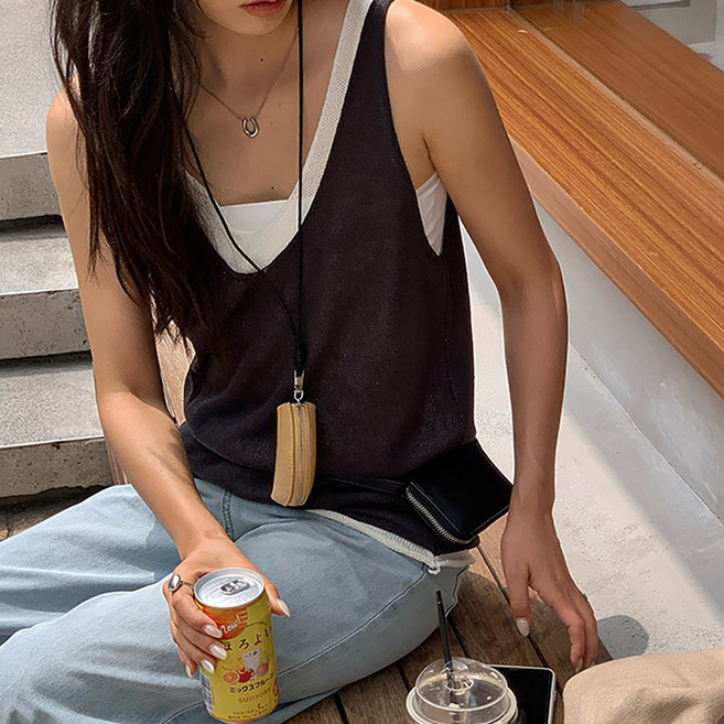 네모엔룩 더블브이넥 여성용 이중 배색 레이어드 나시 텐셀 린넨 니트 민소매탑