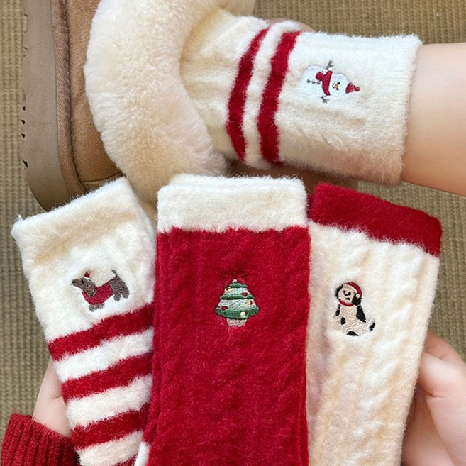 StarHome 2026년 새해 양말! 두꺼운 플러시 소재로 크리스마스 내내 따뜻하게 지켜줘요 4켤레 혼합