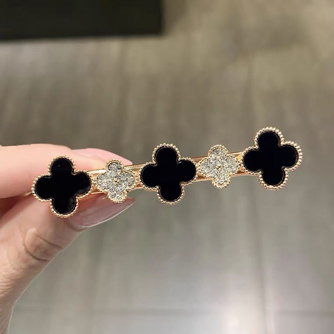 ROYALBELLE 클로버 큐빅 포인트 앞머리 사이드 장식 데일리 집게핀 B06020810