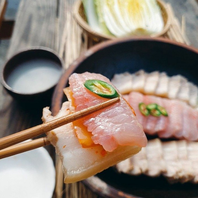 자연순수 국내산 참홍어 (강한숙성) 1-2인분 삭힌 홍어 특유의 깊은 풍미, 2개, 250g