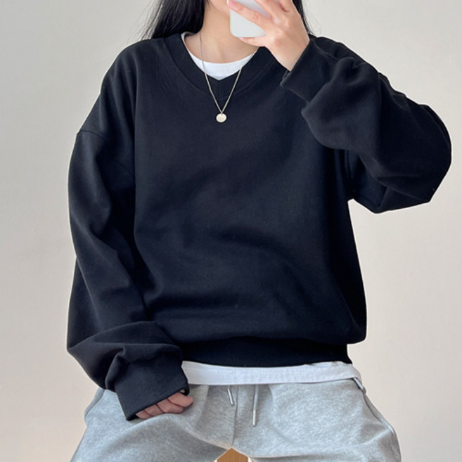 걸즈팩토리 여성용 라벨르브이넥 루즈핏 긴팔 맨투맨티셔츠 국내제작