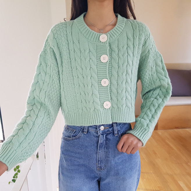 상상그이상 여성용 꽈배기 크롭 니트가디건 단정한 라운드넥 왕단추 포인트 부드러운 니트탑 단품으로 입기 좋은 여자가디건