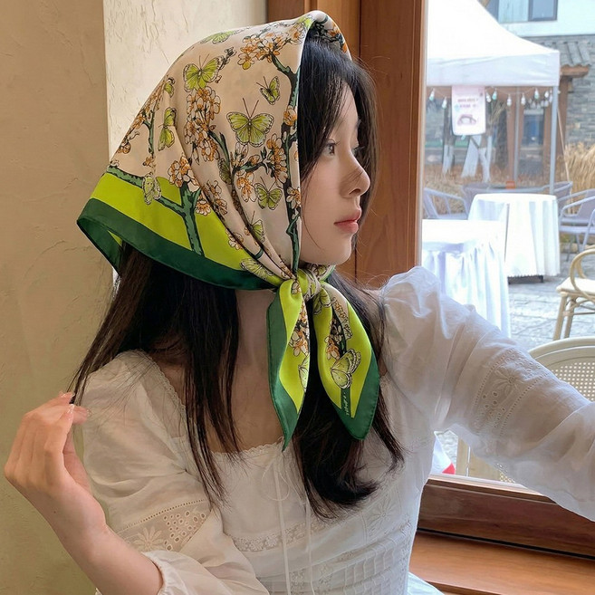 여성 플라워 나비 패턴 사각 스카프 헤어 두건 봄 여름 실키 반다나 쁘띠