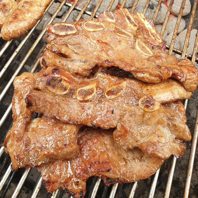 국내산 수제 구이용 가족 캠핑 양념 돼지갈비 밀키트 (2종) 1kg, 4개, 4)LA양념갈비1KG 1+1