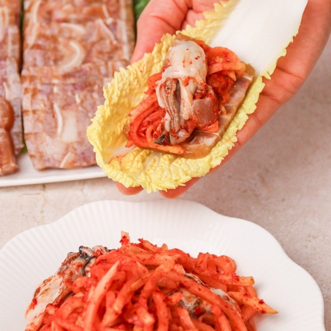 통영할매 굴무생채 1kg 생굴 아삭한무 김치 반찬 신선한바다향, 통영 굴무생채 1kg