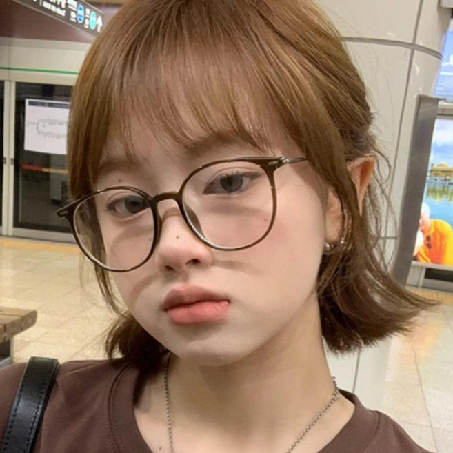 슈비코 긱시크안경 블루라이트 차단 안경 가벼운 사각 뿔테 남자 여자 패션 안경테