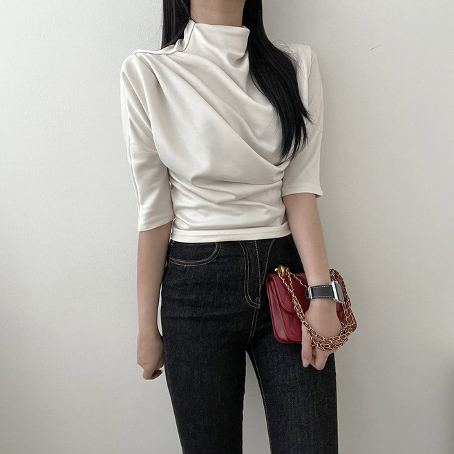 바나나2 국내제작 여성 가을 섹시 글램 고급 우아 사선 셔링 반목 블라우스