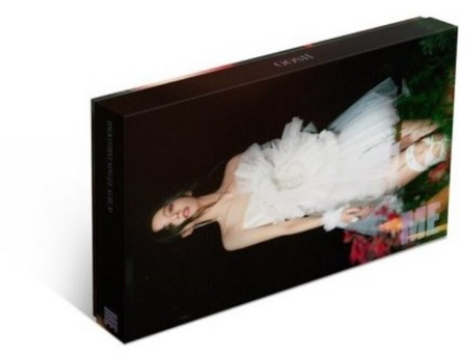 지수 - JISOO FIRST SINGLE ALBUM BLACK Ver + 패키지 박스 + CD + 포토북 + 셀피 포토카드 랜덤발송 + 폴라로이드 랜덤발송 + 가사지 + 북마크