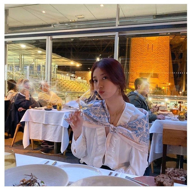 플라카 2025 프리미엄 실크 인생스카프 90*90cm [ 예뻐지는건 죄가 아니야 ]