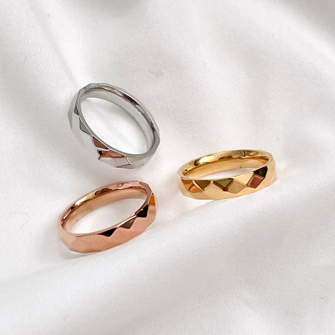 써지컬스틸 4mm 롬버스 컷팅 커플반지 우정링