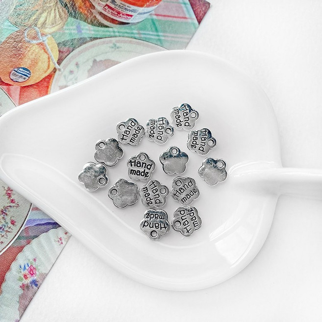 헤세드 꽃모양 미니 핸드메이드 단면 로고 금속 펜던트, 10개, 실버